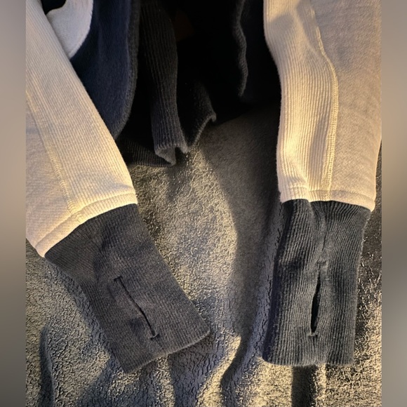 Lululemon Scuba Hoodie - Picture 3 of 7